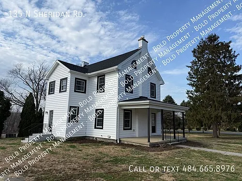 135 N Sheridan Rd Photo 1