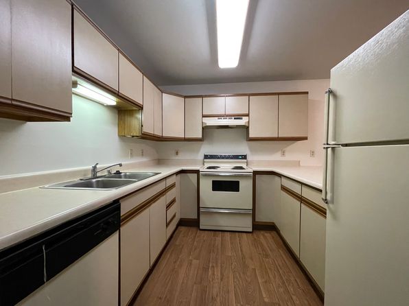 713 Clinton St #208
