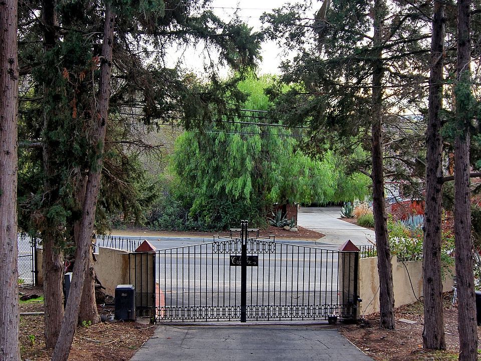 2nd image of 1417 Cuyama Rd