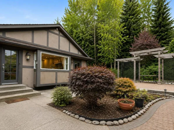 2779 Sylvan Pl, Coquitlam, BC V3C 5A6