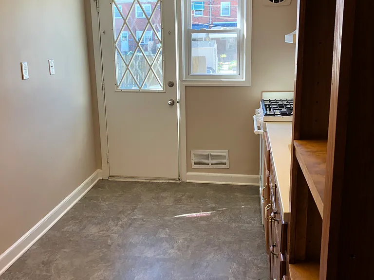 1760 Langport Ave — Photo 17