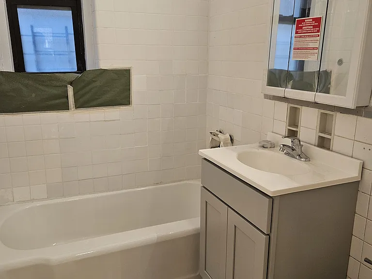1780 E 13th St #3A — Photo 5