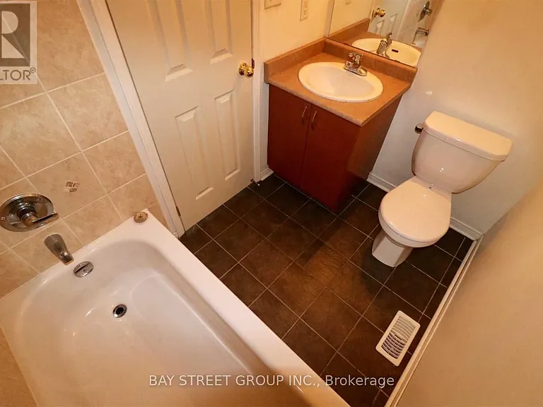 46 Balsam St — Photo 8