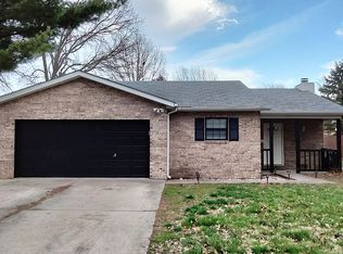 614 Country Meadow Ln, Belleville, IL 62221
