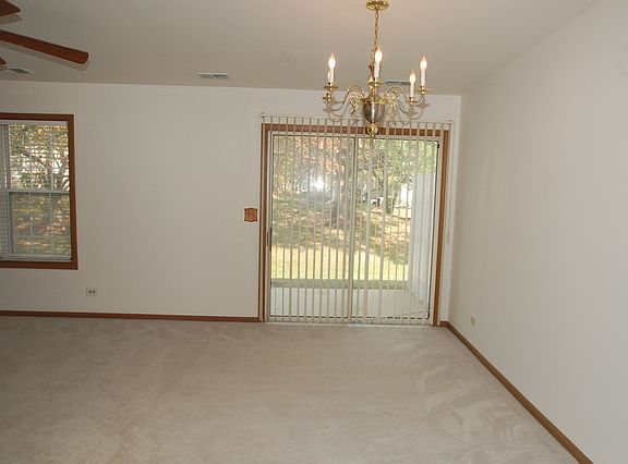 3rd image of 365 Winfield Ct #19125