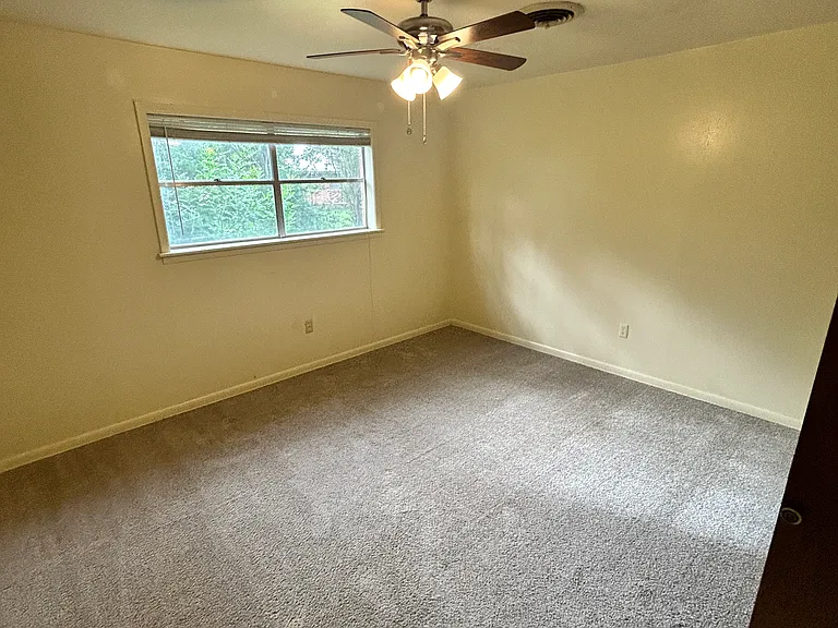 1404 Sunny Ct — Photo 5