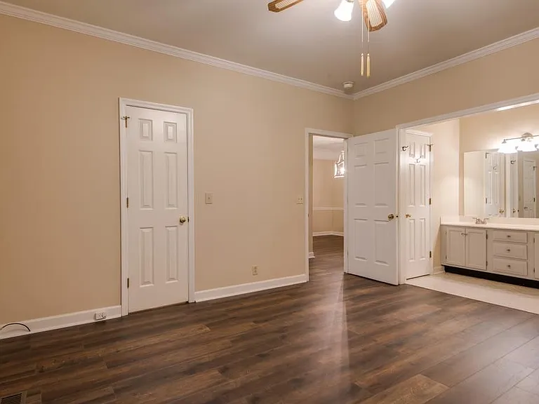 1215 Carriage Park Dr — Photo 11