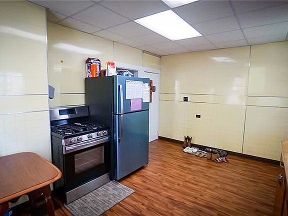 4th image of 212-214 McClain Ave