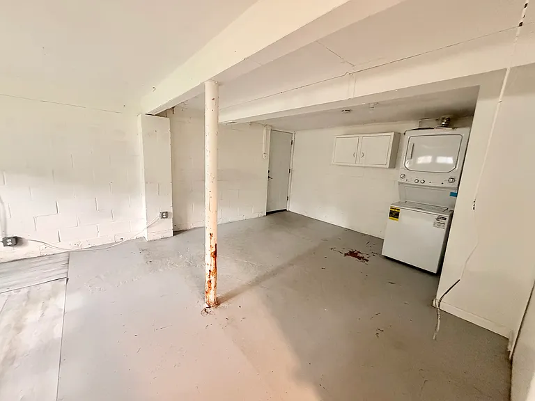 309 Ellis Ct — Photo 17