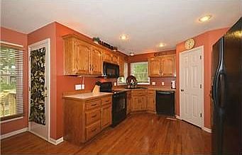 5th image of 206 Woodhaven Dr
