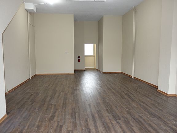 2nd image of 298 University Ave W #298