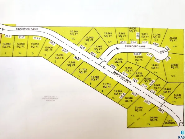 5 Harter Dr, Madison, SD 57042
