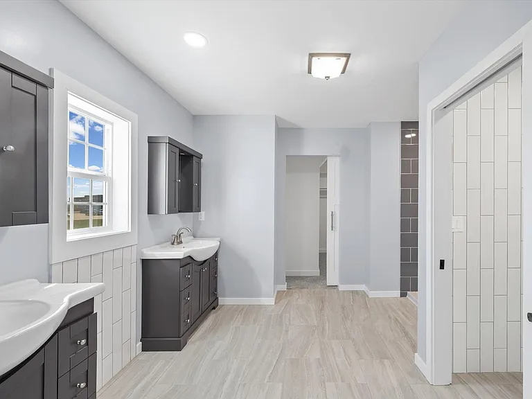 1306 Roberto Rd — Photo 29