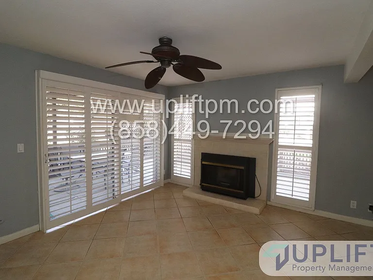23668 Country Villa Rd — Photo 7