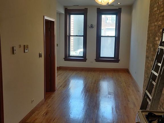 3rd image of 1335 W Huron St #1F