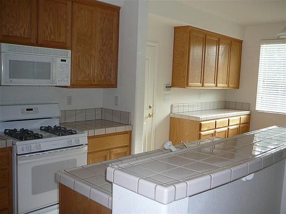 4th image of 170 Sutley Cir