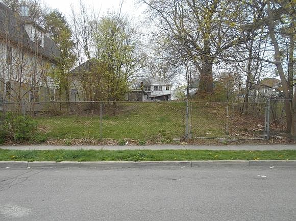 1st image of 221 Cleveland Ave