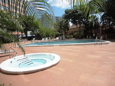 3rd image of 1200 NE Miami Gardens Dr APT 320W