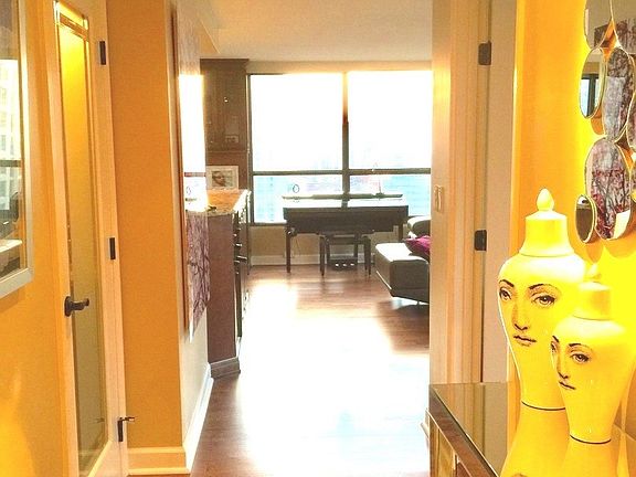 4th image of 405 N Wabash Ave Unit 1803