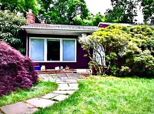 38 Drumlin Rd, Westport, CT 06880