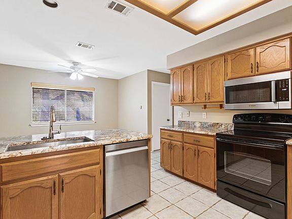 4th image of 5462 Circle Oak Dr