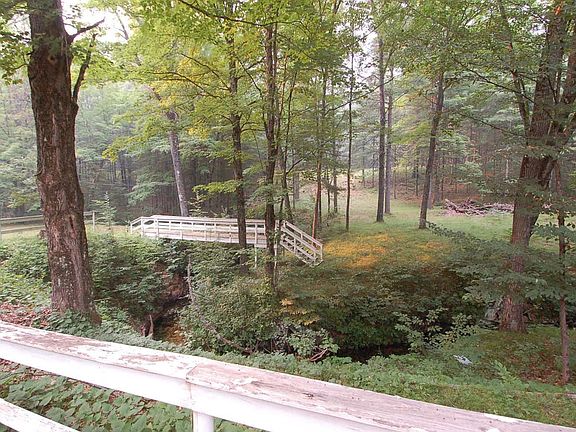 4th image of 930 Seaton Creek Rd
