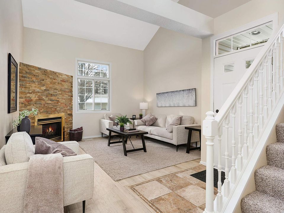 2762 Mallard Dr, Woodbury, MN 55125 | Zillow