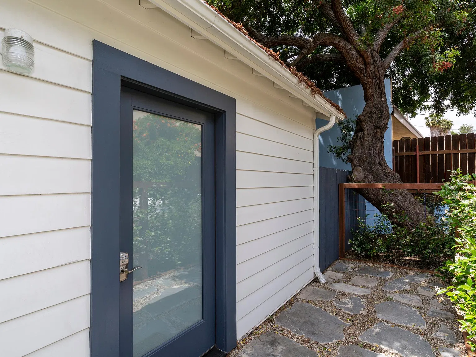 3127 Griffith Park Blvd — Photo 3