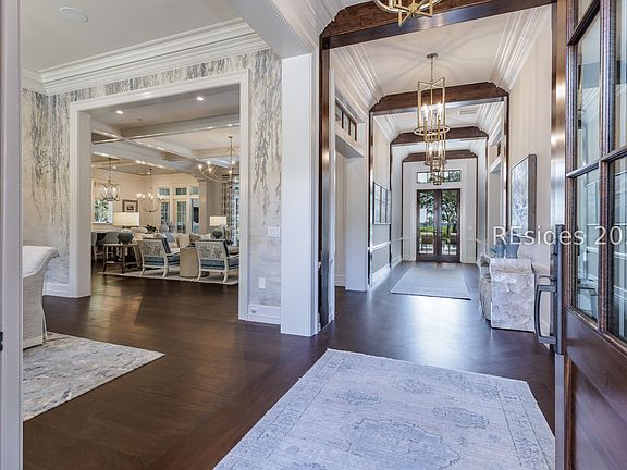 5th image of 16 Hampton Ln