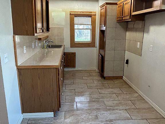 2nd image of 1522 Oakbrook Ct