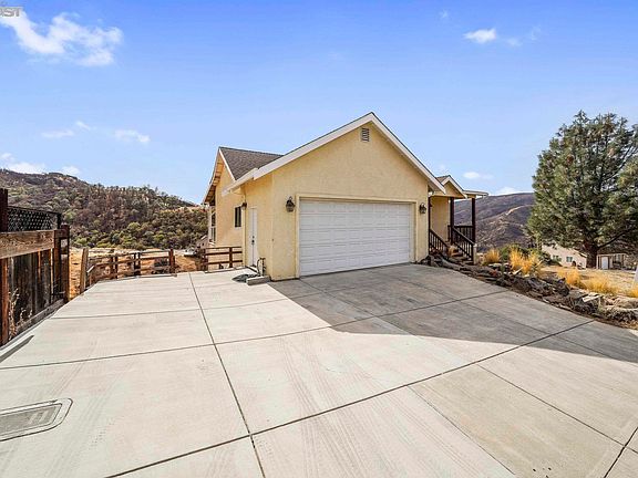 4th image of 231 Manzanita Ln