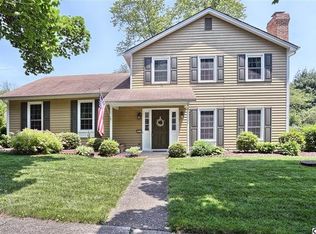 5215 Meadowbrook Dr, Mechanicsburg, PA 17050