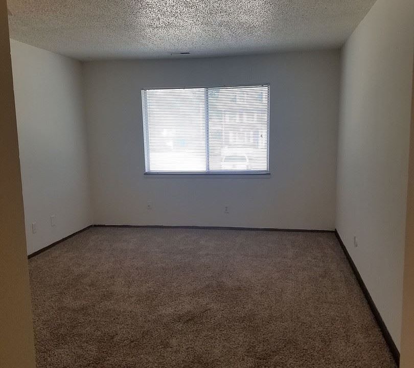 2nd image of 1111 SW Fillmore St APT 16