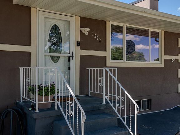 3rd image of 1327 Terry Cir