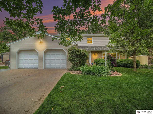 520 Hazelwood Dr, Lincoln, NE 68510