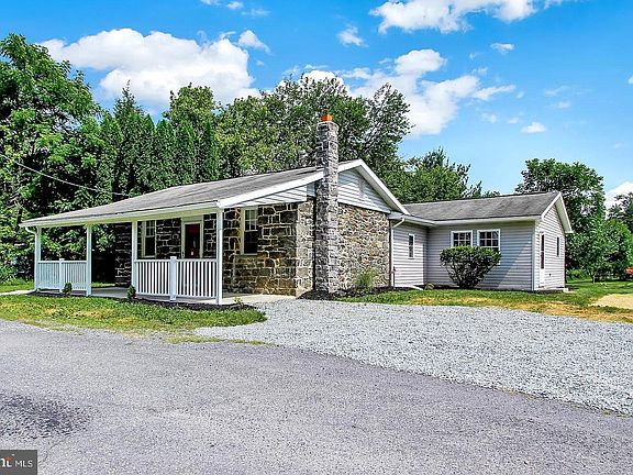 3rd image of 160 Clapsaddle Rd