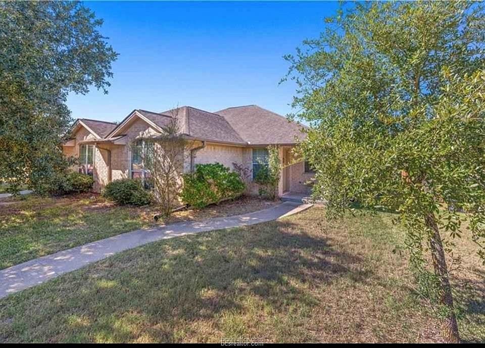 1st image of 901-903 Crepe Myrtle St