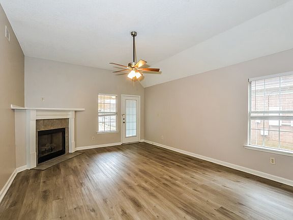 4th image of 7558 Fox Hunt Dr E
