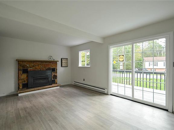 5th image of 1045 Knollwood Dr