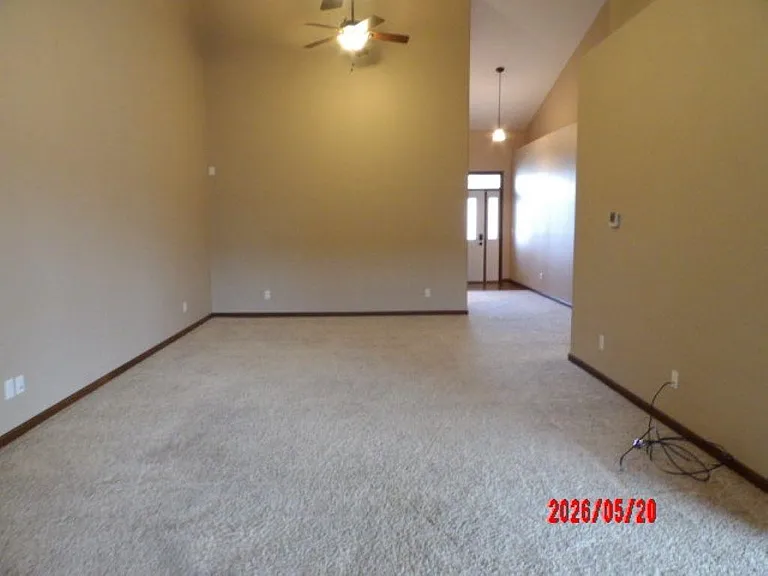 1106 Sandstone Dr — Photo 12