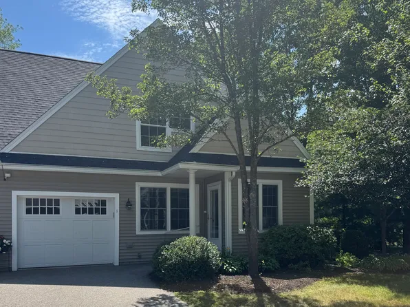 1 Horseshoe Dr, Saco, ME 04072