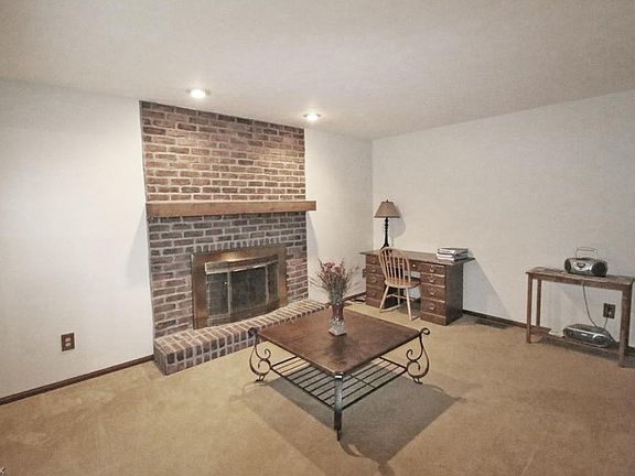 5th image of 2911 Williamsburg Cir