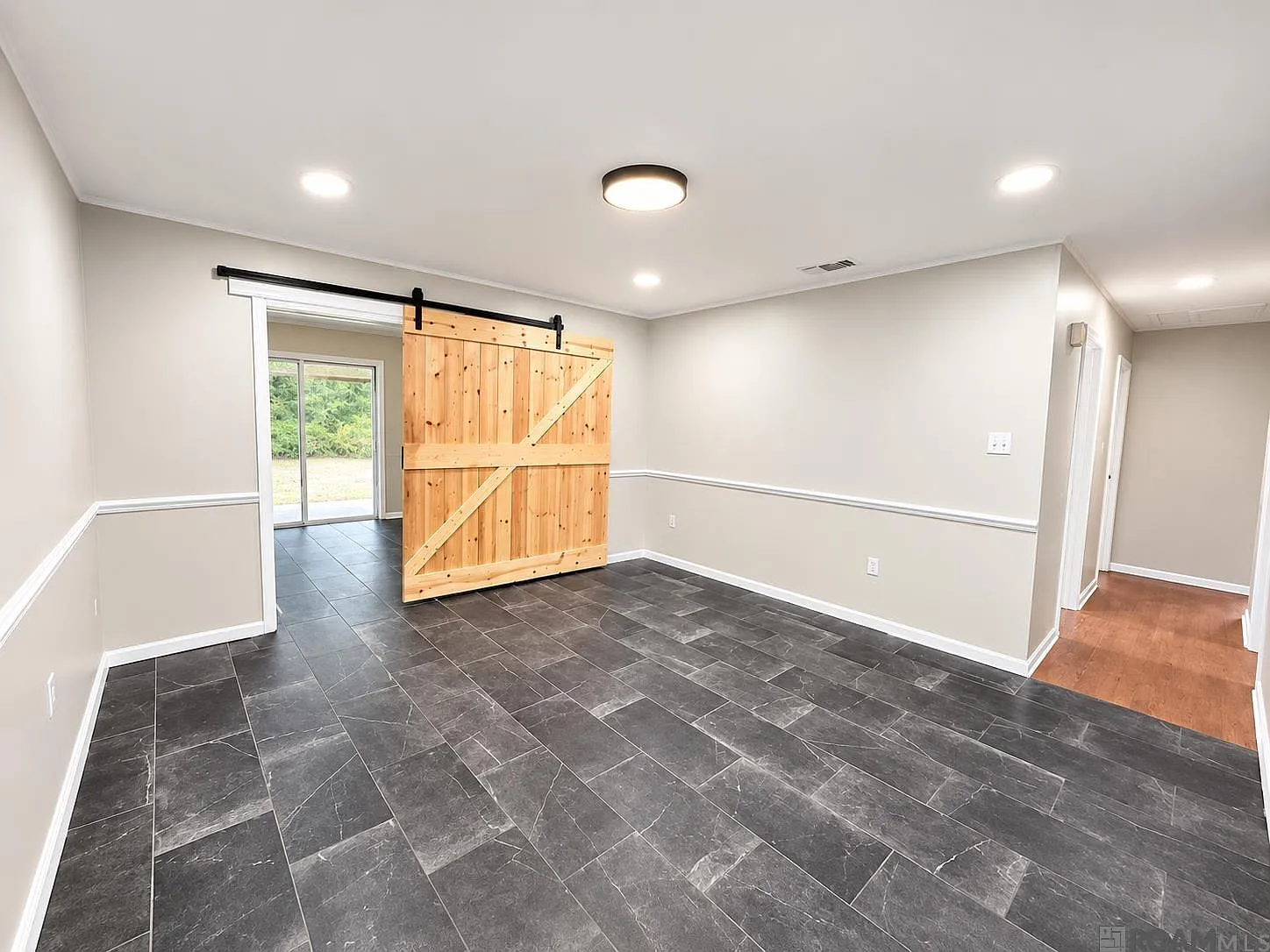 3 bed, 1464 sqft, $1,900 — Photo 4