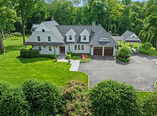 3 Huxley Dr, Huntington, NY 11743