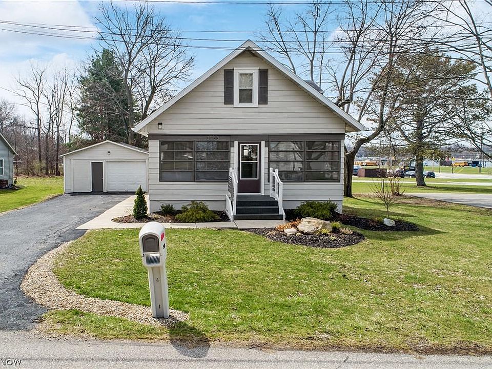 1st image of 3088 Pleasant St