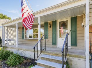 4 Roslyn Rd, Hamilton, NJ 08610