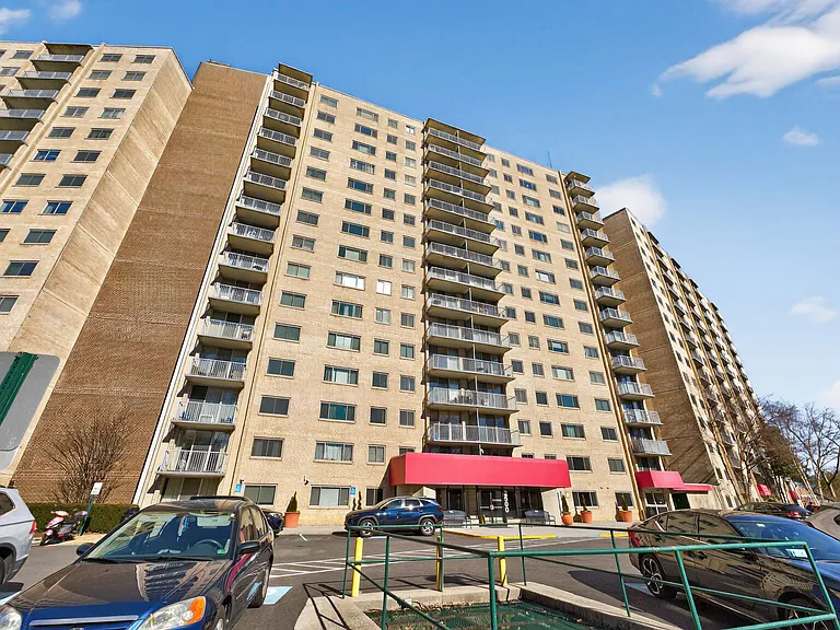 2500 N Van Dorn St #223-1 — Photo 2