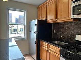 430 Hawthorne St APT 3, Brooklyn, NY 11203
