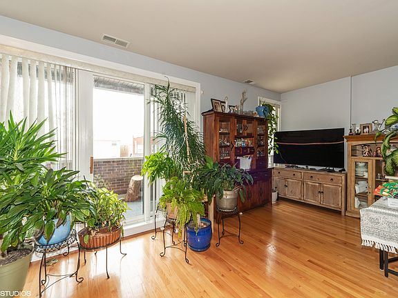 4th image of 7642 W Belmont Ave Unit 1W