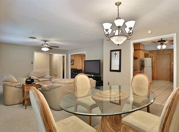 4th image of 1401 Roanoak Dr